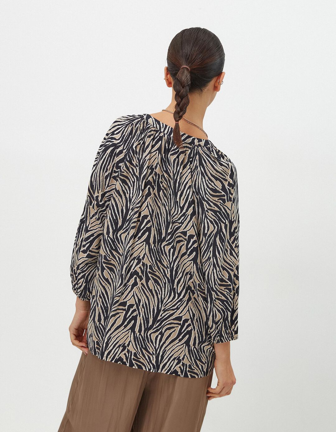 Blusa Estampada Decote em V, Mulher, Preto