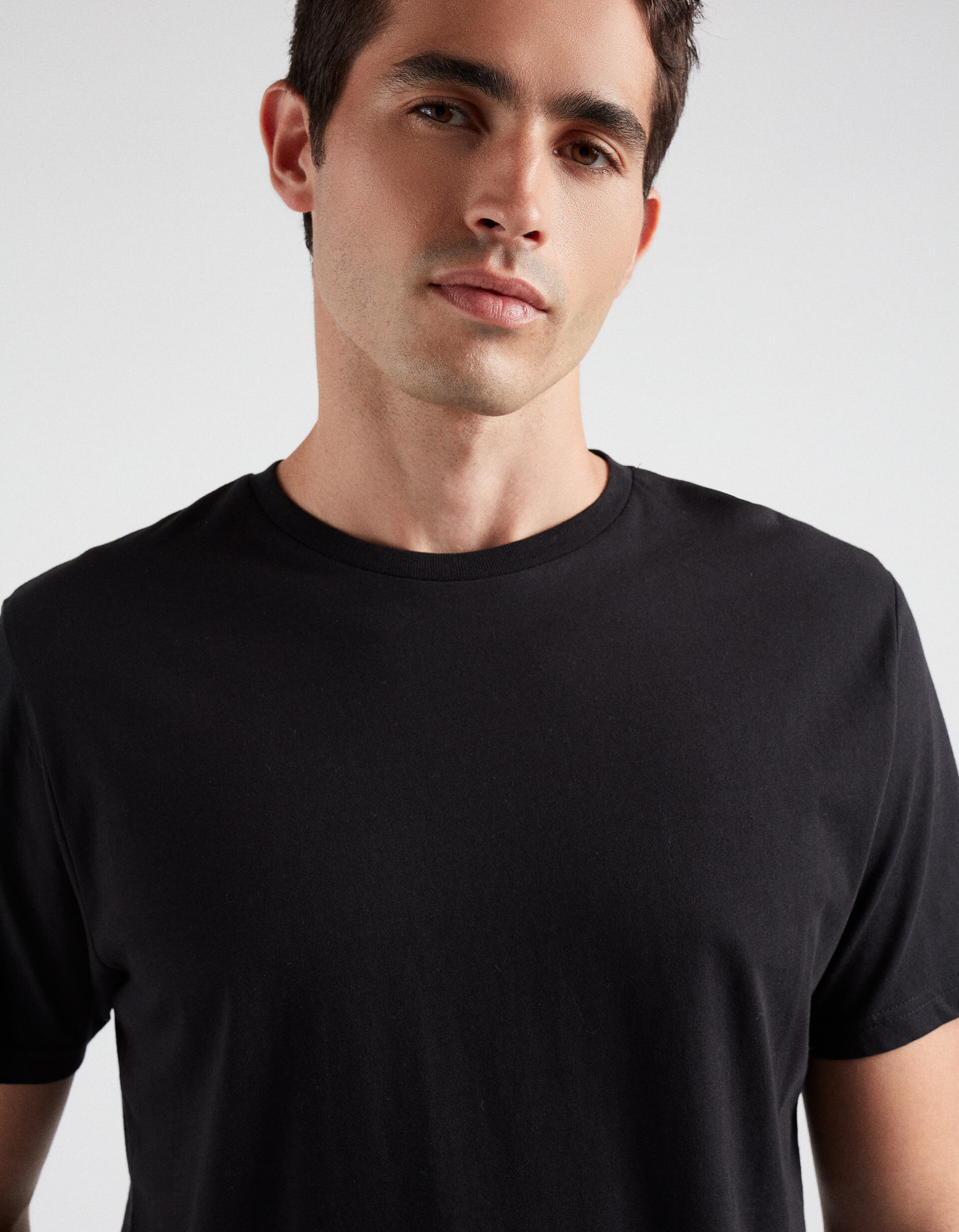 Comprar Online T-shirt B&aacute;sica, Preto