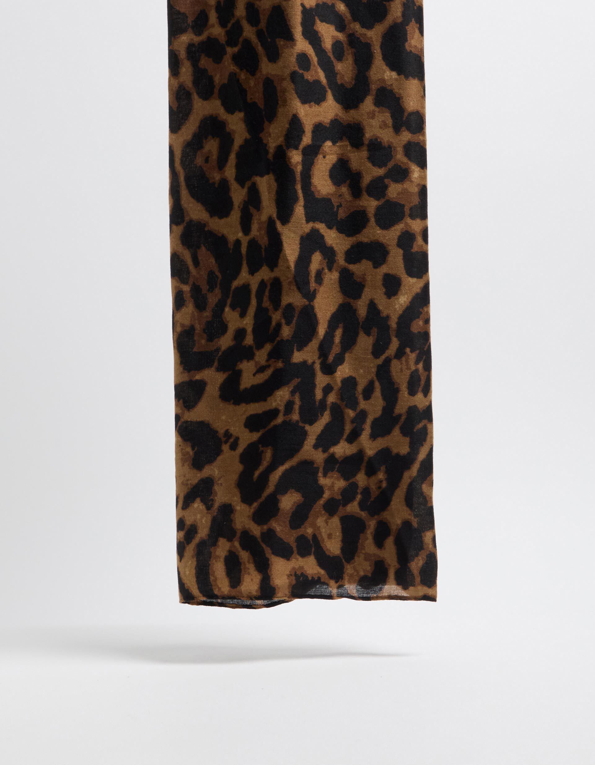 Comprar Online Len&ccedil;o com Padr&atilde;o Leopardo, Mulher