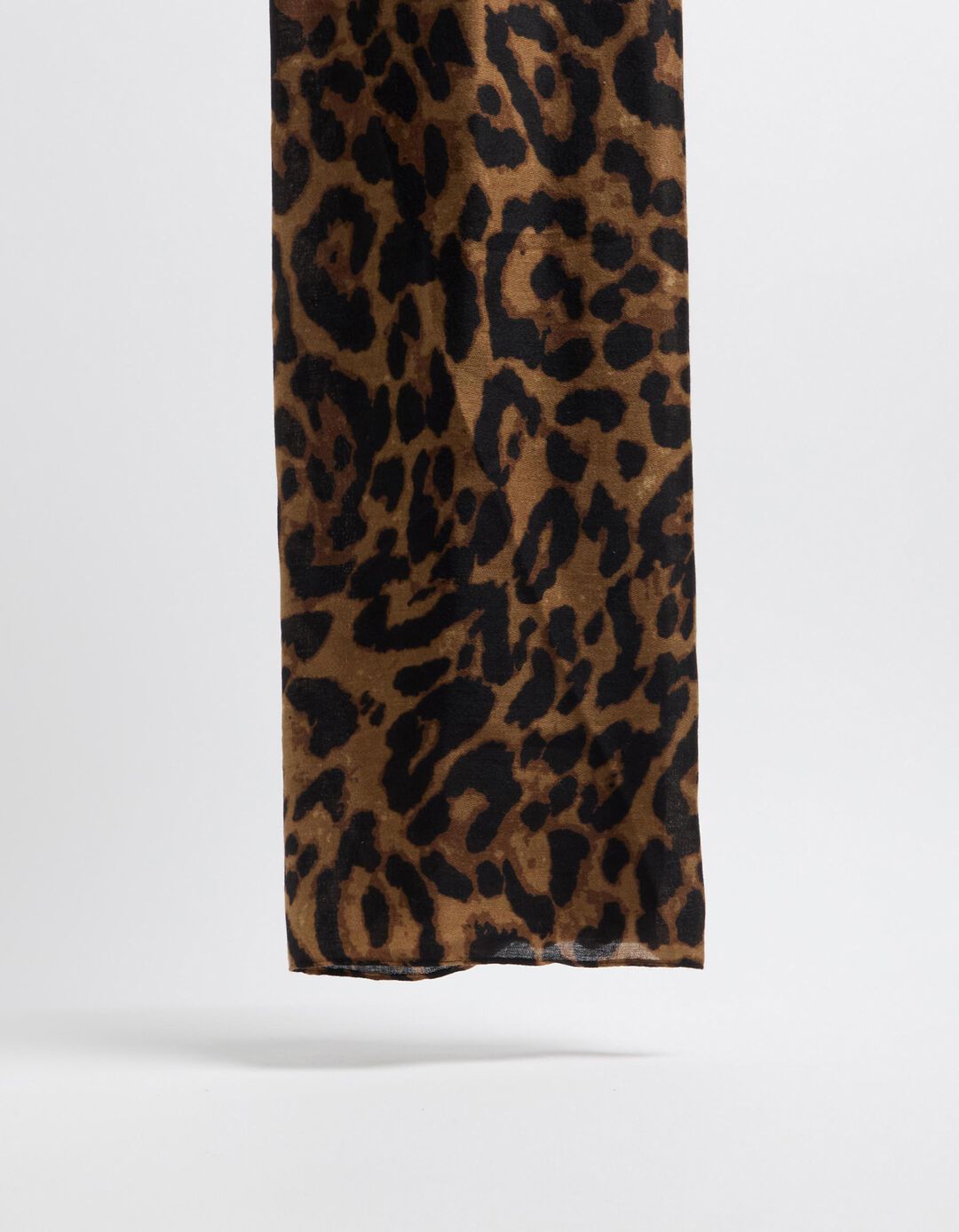Lenço com Padrão Leopardo, Mulher