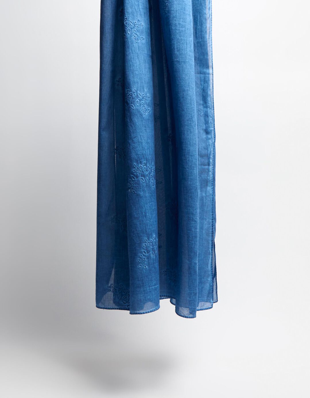 Lenço Bordado, Mulher, Azul 