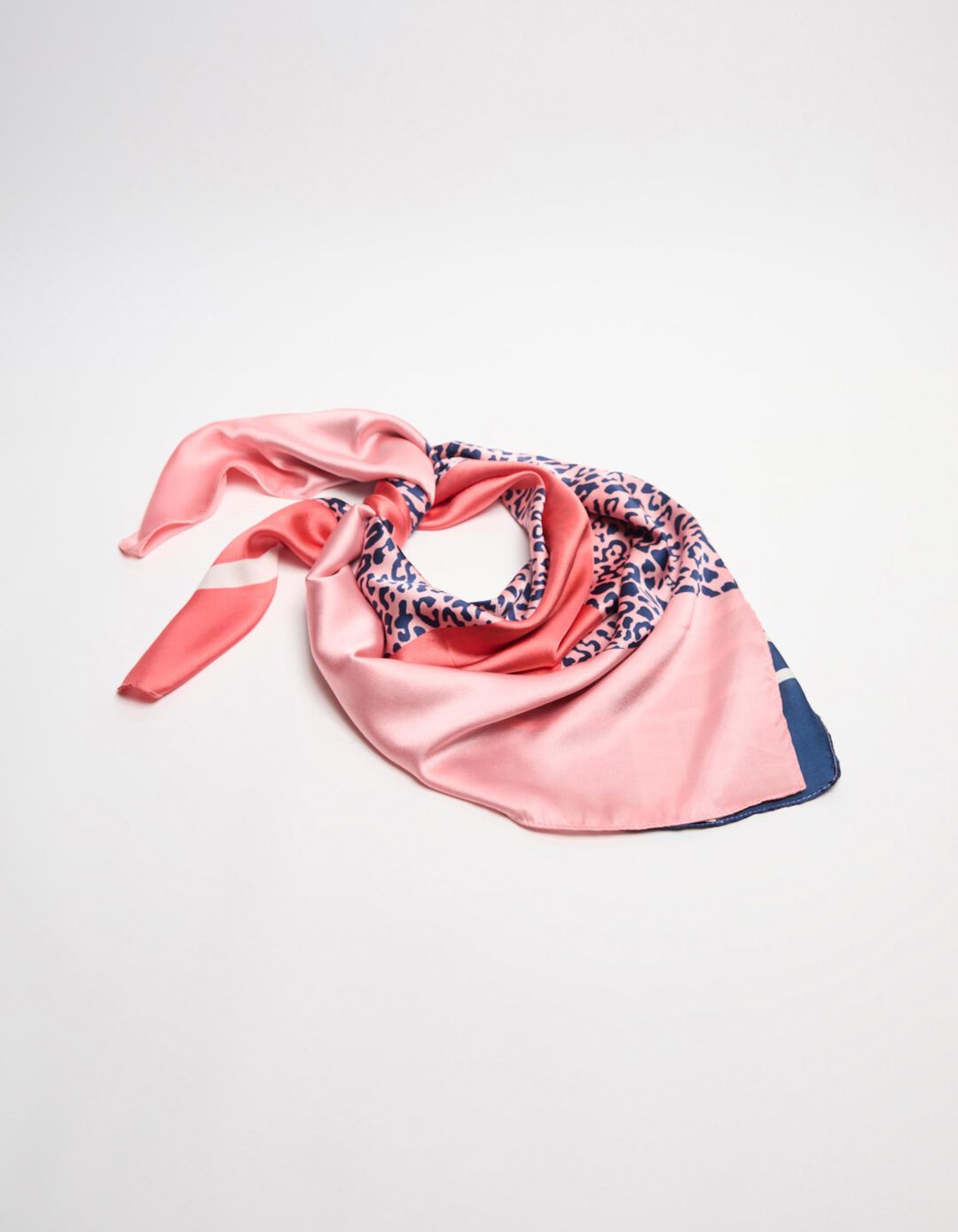 Len&ccedil;o, Mulher, Multicor 