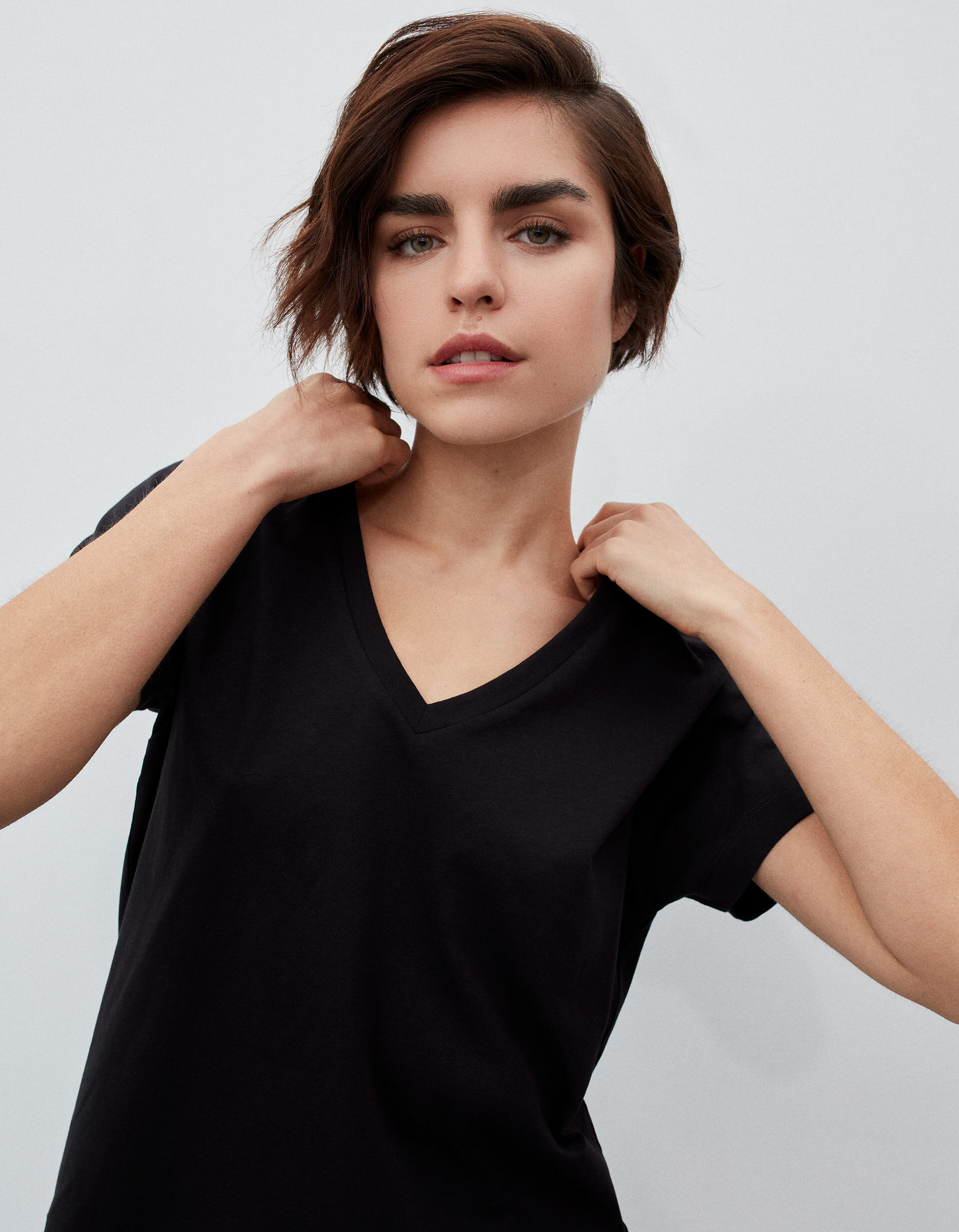 Comprar Online T-shirt Decote em V, Mulher, Preto