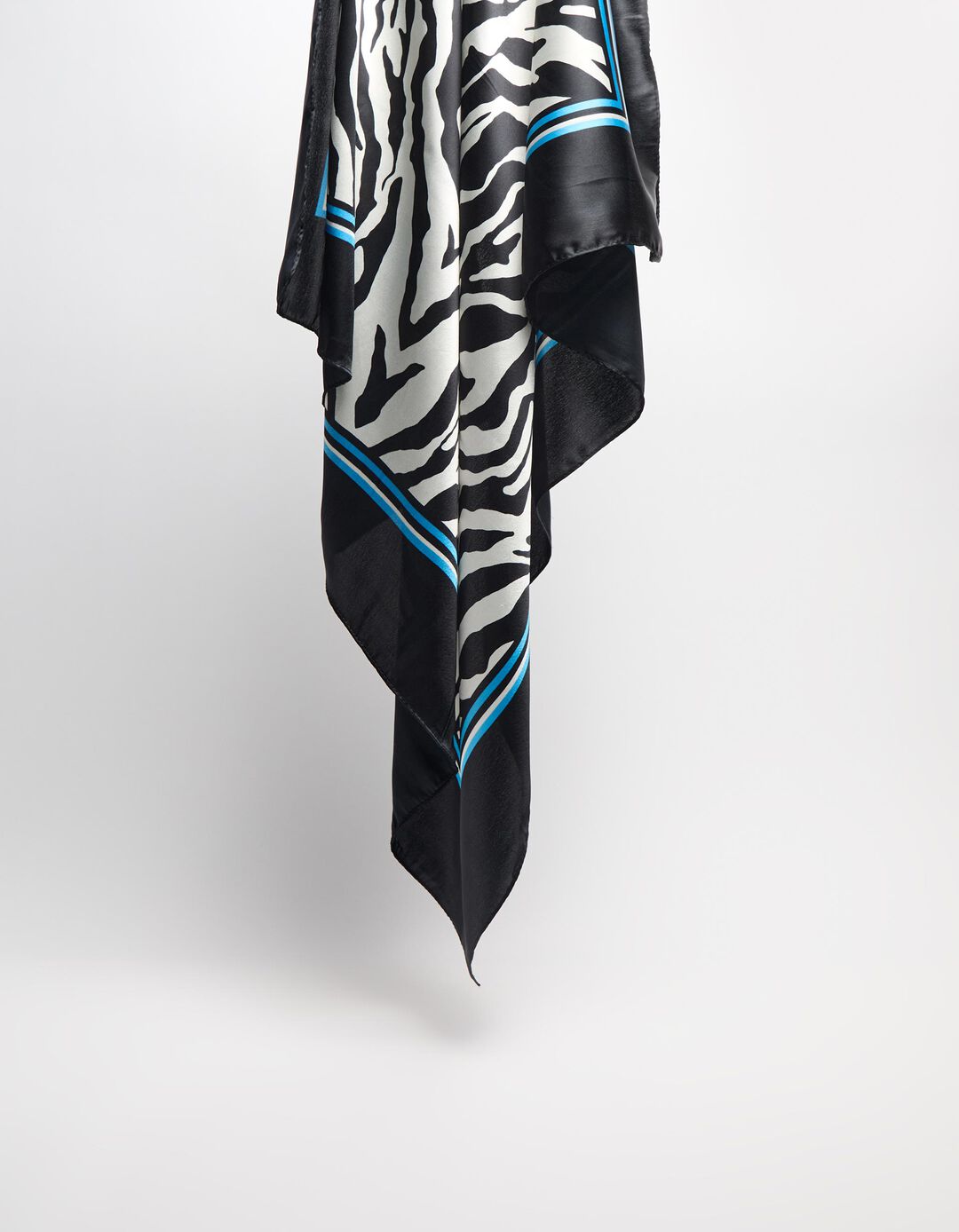 Lenço com padrão Zebra, Mulher