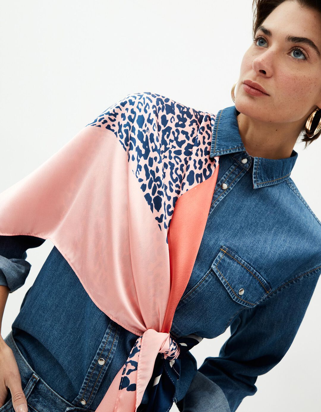 Len&ccedil;o, Mulher, Multicor 