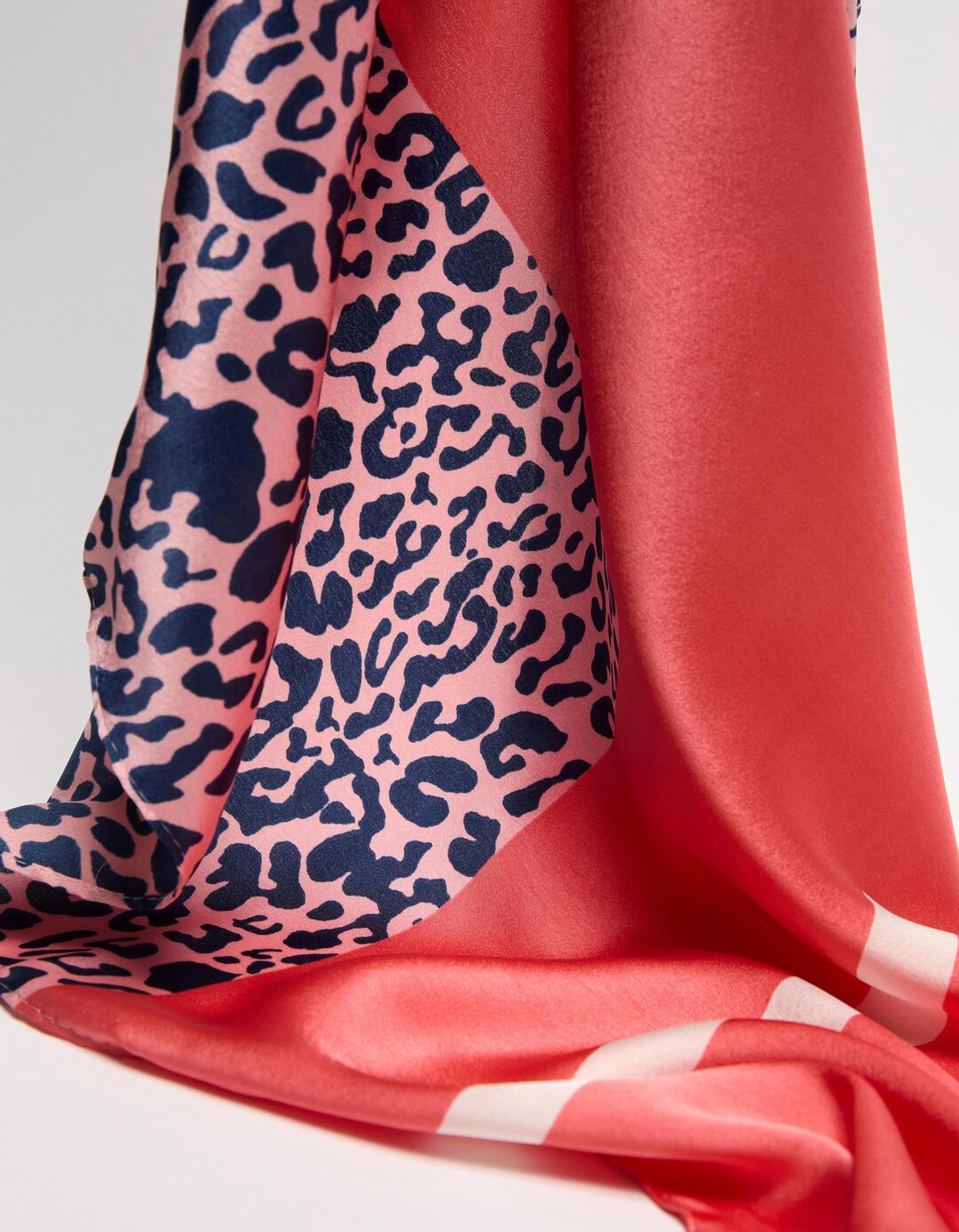 Len&ccedil;o, Mulher, Multicor 