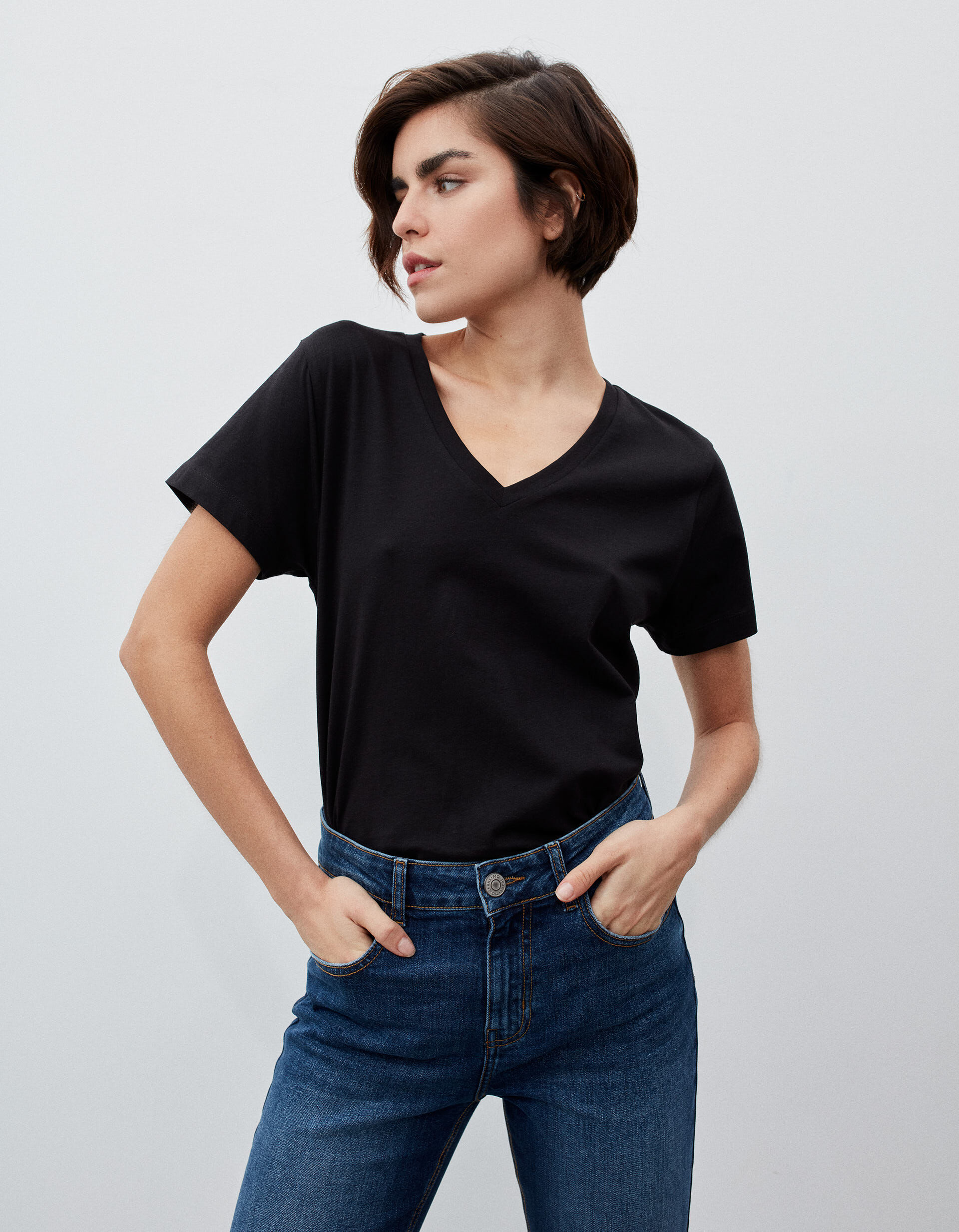 Comprar Online T-shirt Decote em V, Mulher, Preto